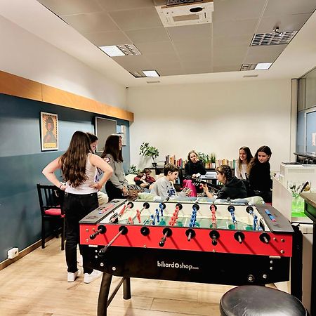 Koala Hostel Milano Eksteriør billede
